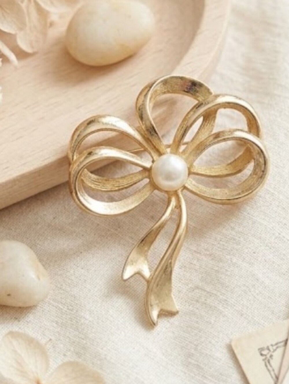 Gold Floral Double Loop Ribbon Bow Brooch Pearl Center